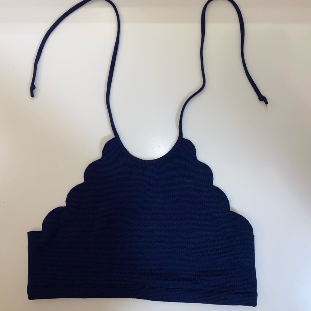 Marysia Swim Women’s Mott Navy Scallop Bikini Top